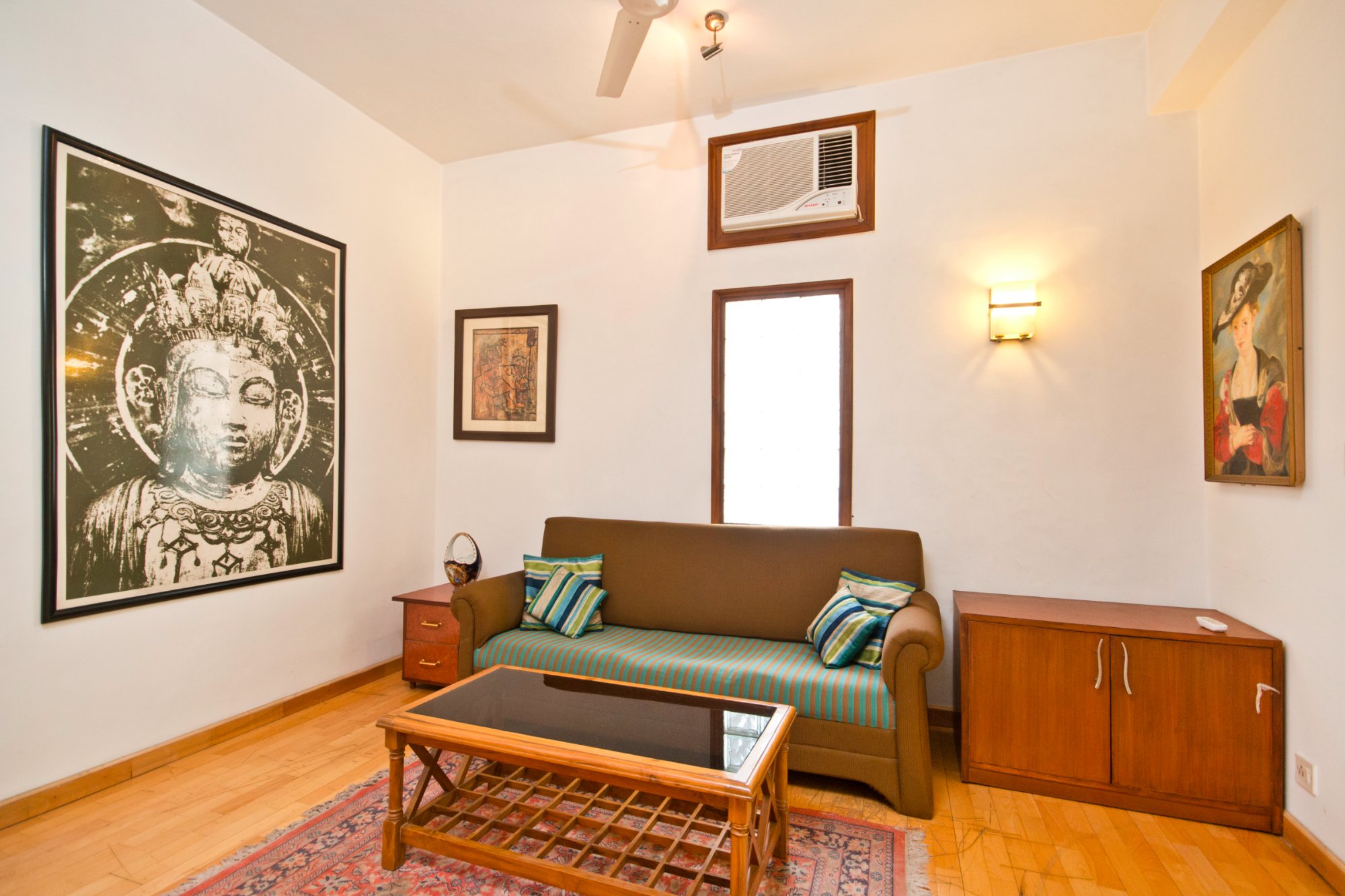 TRENDY BED AND BREAKFAST (New Delhi) - B&B Reviews, Photos, Rate ...