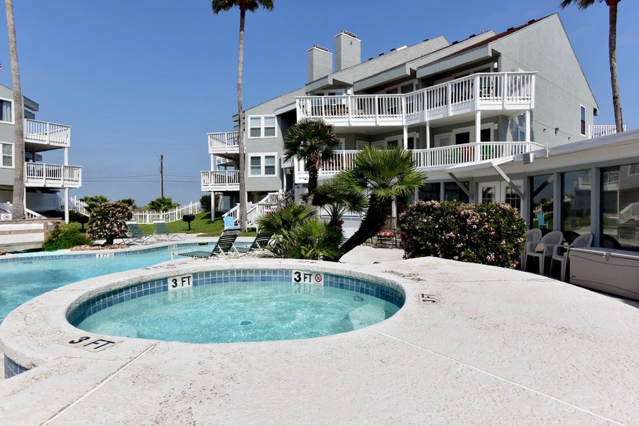 MUSTANG ISLAND BEACH CLUB - Prices & Condominium Reviews (Port Aransas, TX)