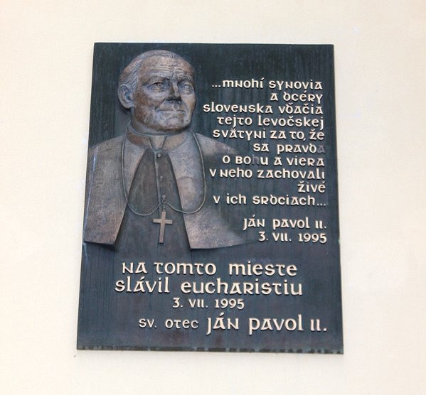 Statue in momory of the of Pope John Paul II image