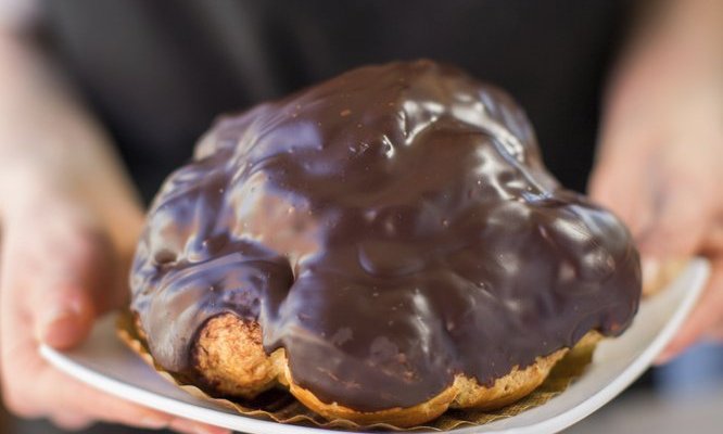 Well-Bred Bakery & Cafe - Mountain Eclair