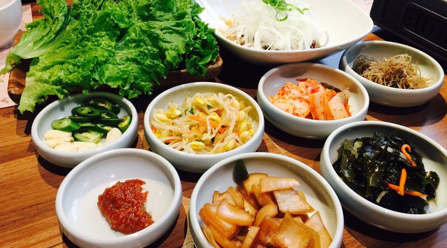 乾淨寬敞的環境位置舒適，服務還算好。吃過的韓料中 口味算不錯的，沒有地雷的菜色，價位合理，會再光顧的韓料。很喜歡的店家👍