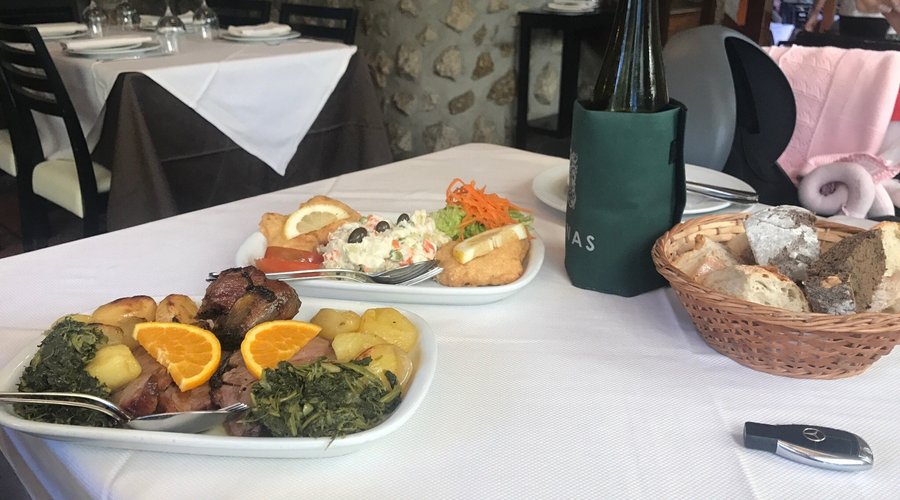 Muito bom comida e atendimento , aconselho sítio sossegado e acolhedor 🙏