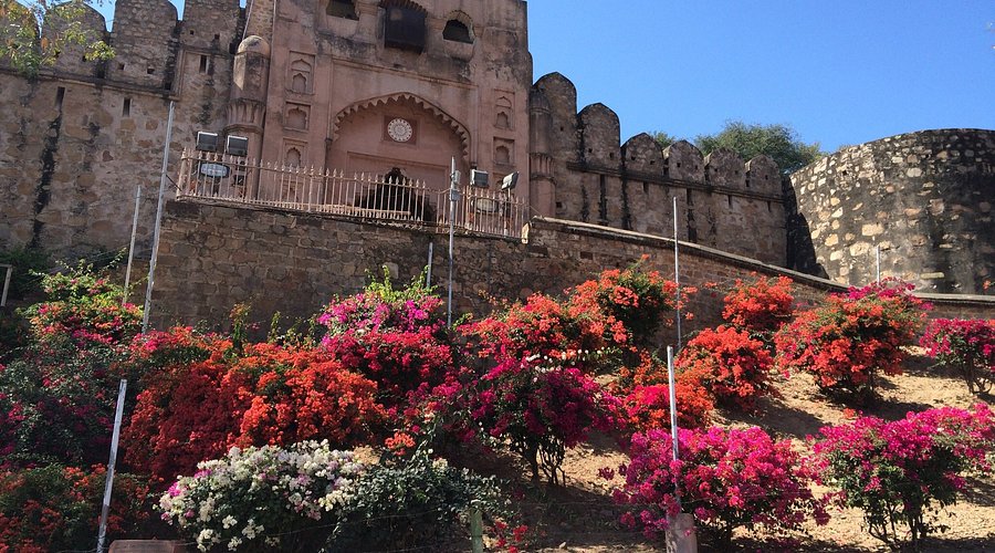 Jhansi Fort: Unveiling the Historic Gem of India Jhansi Fort: Unveiling the Historic Gem of India