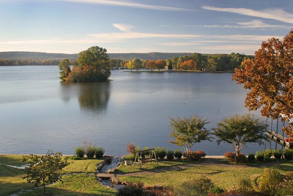 Hotel photo 41 of Lookout Point Lakeside Inn.