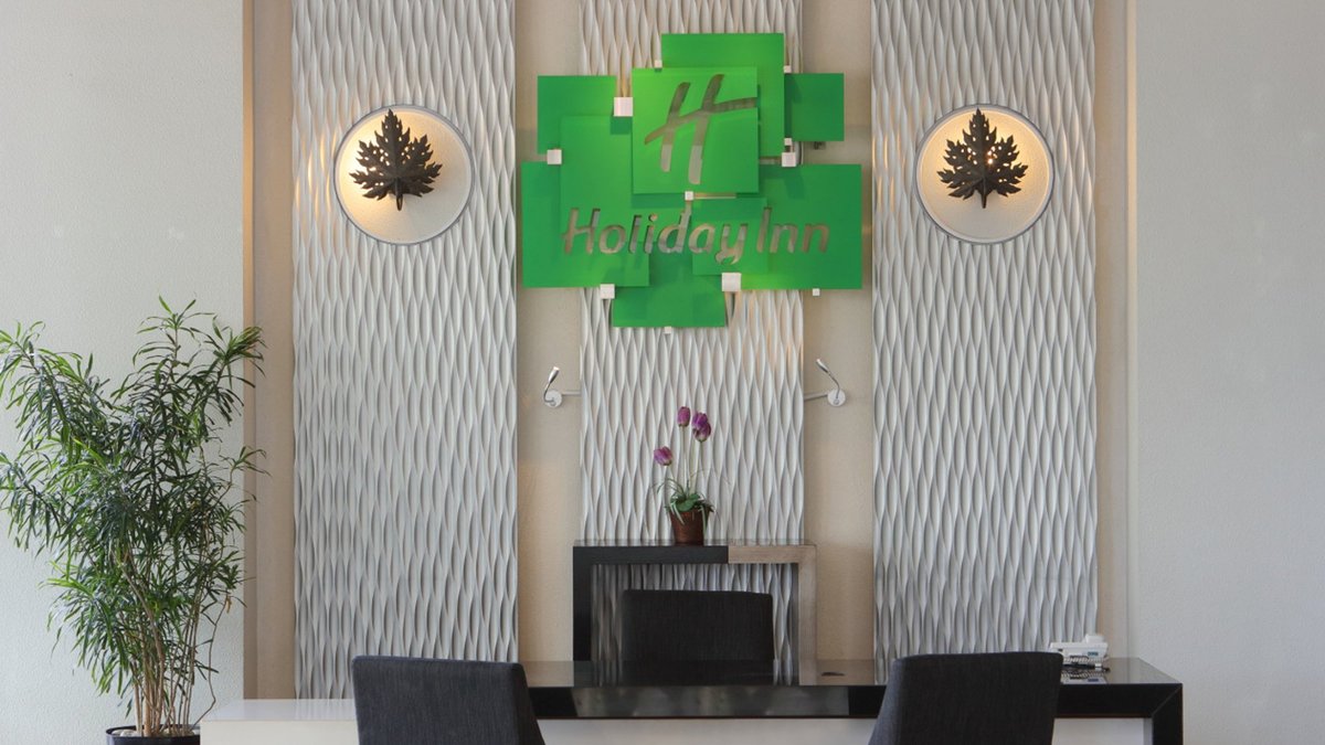 Holiday Inn Bandung Pasteur, an IHG Hotel Coffee Shop: Pictures ...