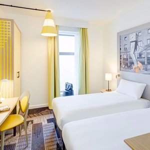 ibis Styles Glasgow Centre George Square in Glasgow, image may contain: Furniture, Bed, Chair, Bedroom
