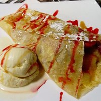 Crepe de frutas y un rico helado