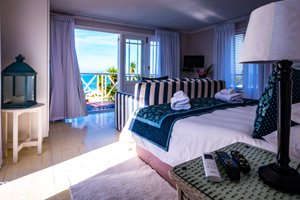 Room & Suite