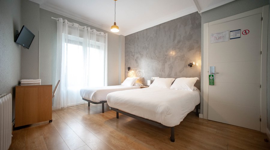 The Double Room with Bathroom 2 at the Pension Don Claudio