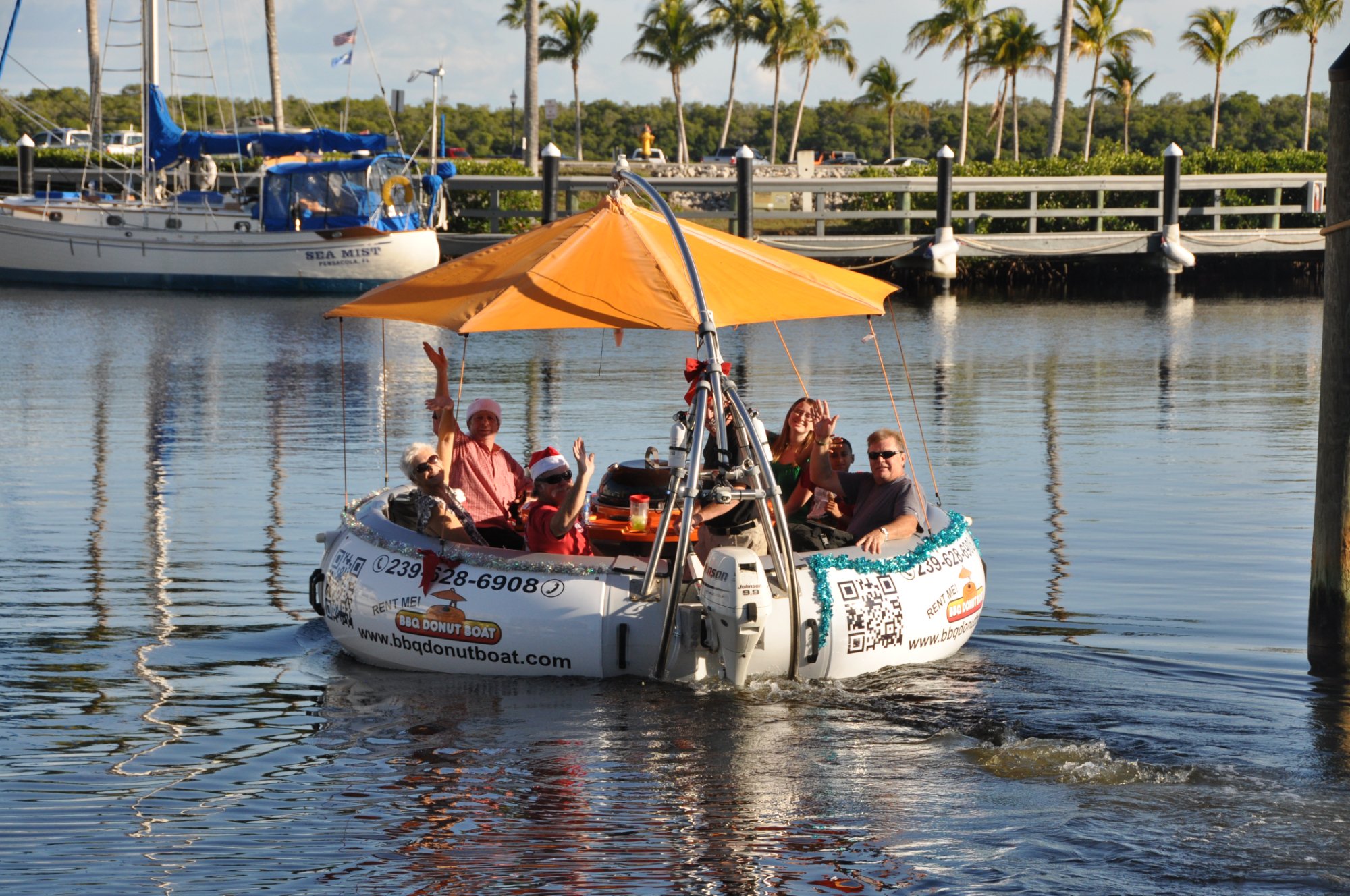 Bbq shop donut boat