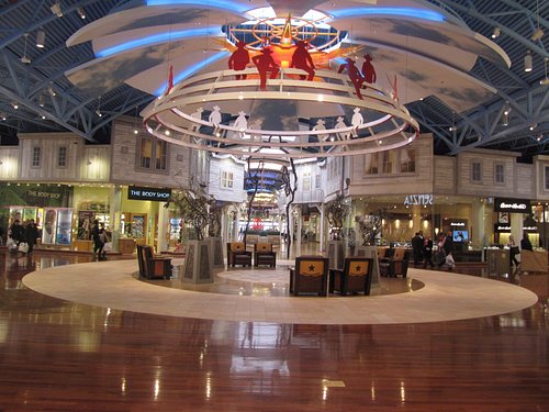 CF Chinook Centre - The Largest Shopping Mall in Calgary, Alberta