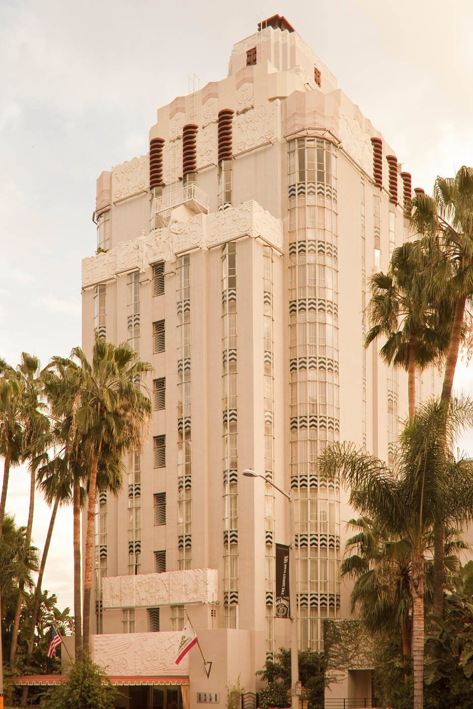 Hotel photo 19 of Sunset Tower Hotel.