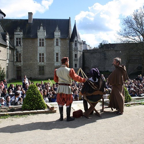 Patrimoine de la Ville de Laval #brexit house for sale in France, Holiday home in France, vacation home in France, retire in France, Property for sale in France, Gites in France, stone barn for sale in France, restore old barn in France, retire in France, cheap property for sale in France #bhfyp #rénovation #restauration #hermes #houseinfrance #renovering #fönsterluckor #house #fromage #francelovers #southoffrance #renovationproject #maison #fromages #frenchfood #france #cheeselover #renoveringsprojekt #livingfrance #fromagefrancais #frenchcountrylife #cuisine #castlefrance #chateau #france #ostrzycki #napoleon #moyenage #iledefrance #histoiredefrance #oldcastle #monumentshistoriques #historiafrancji #histoire #renaissance #musee #louisxiv #historia #castle #globetrotter #château #chaumière #colombages #construction #renovation #extension #decoration #deco #travaux #bricolage #brico #hardwork #maison #home #homesweethome #MaisonAVendre