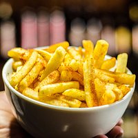 Que tal esquentar um pouco as coisas com o bowl de batata 8 bits? 8 especiarias, uma delas é pim