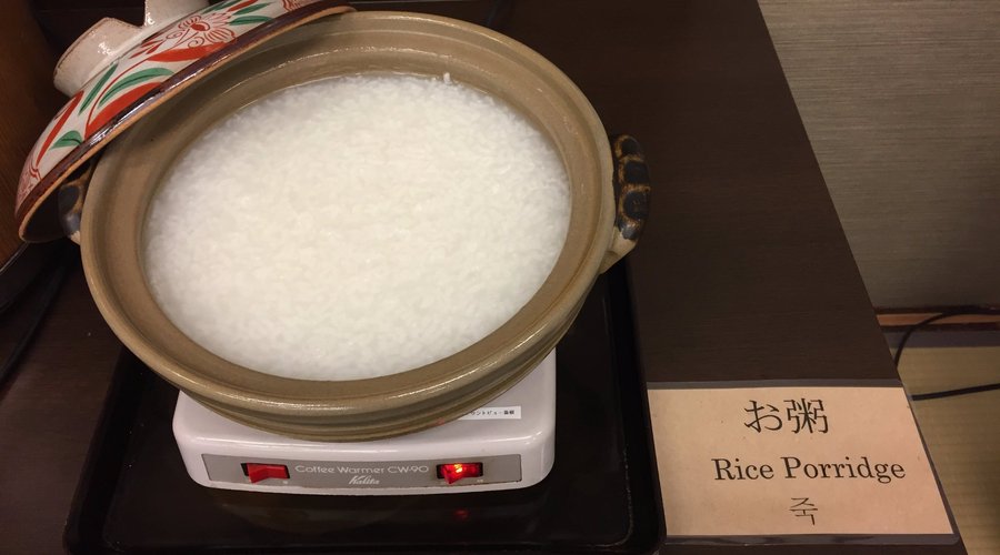 朝食のお粥を始めました。