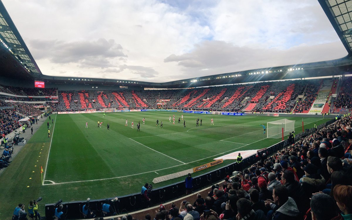 Visão Panorâmica De Eden Arena Em Praga, República Checa Foto