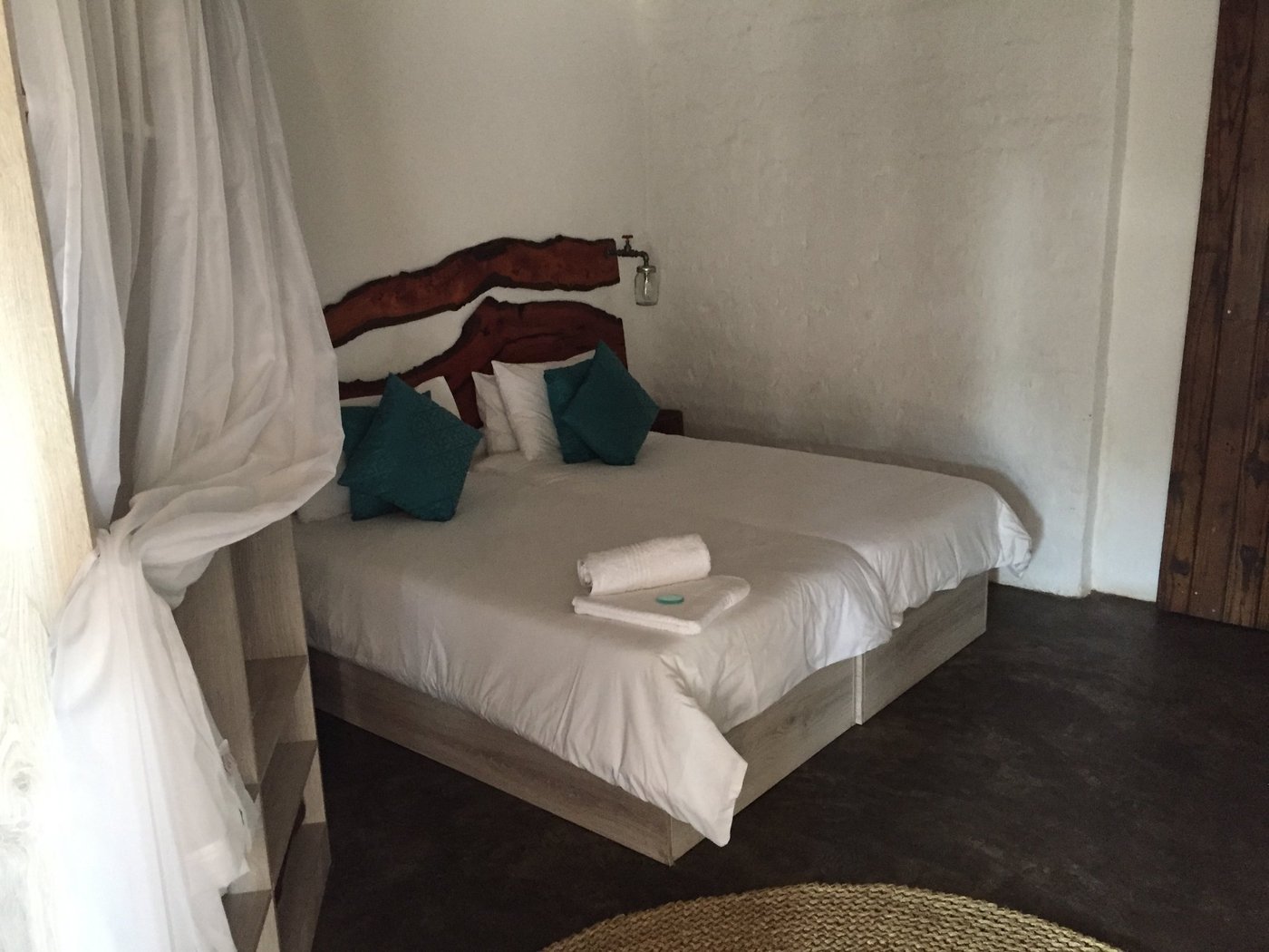 WATERFALL GUESTHOUSE (Rustenburg, ZuidAfrika) foto's, reviews en