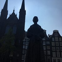 Statue Vrouw met Stola