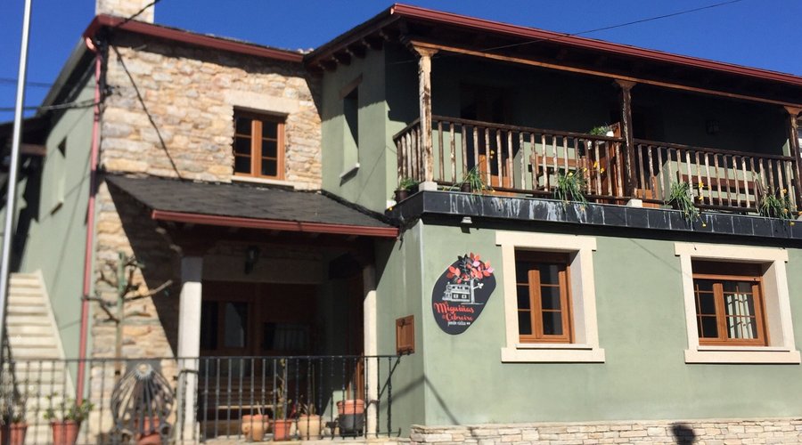 Dentro de los hostales del camino excelente relación calidad/precio. Trato amable. Habitación y 