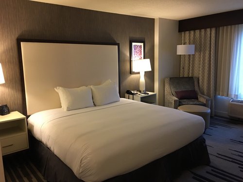 DOUBLETREE BY HILTON HOTEL MILWAUKEE - BROOKFIELD $96 ($̶1̶4̶2̶ ...