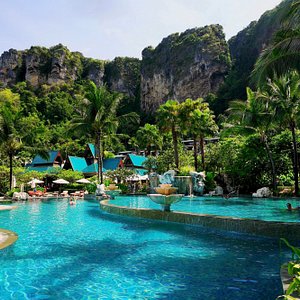 Centara Grand Beach Resort &amp; Villas Krabi, hotel in Ao Nang