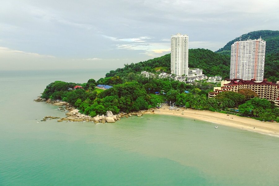 BY THE SEA, LUXURY BEACHFRONT CONDO @ BATU FERRINGHI: Reviews (Penang