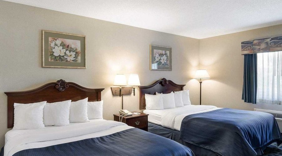 Rooms with 2 Queen beds