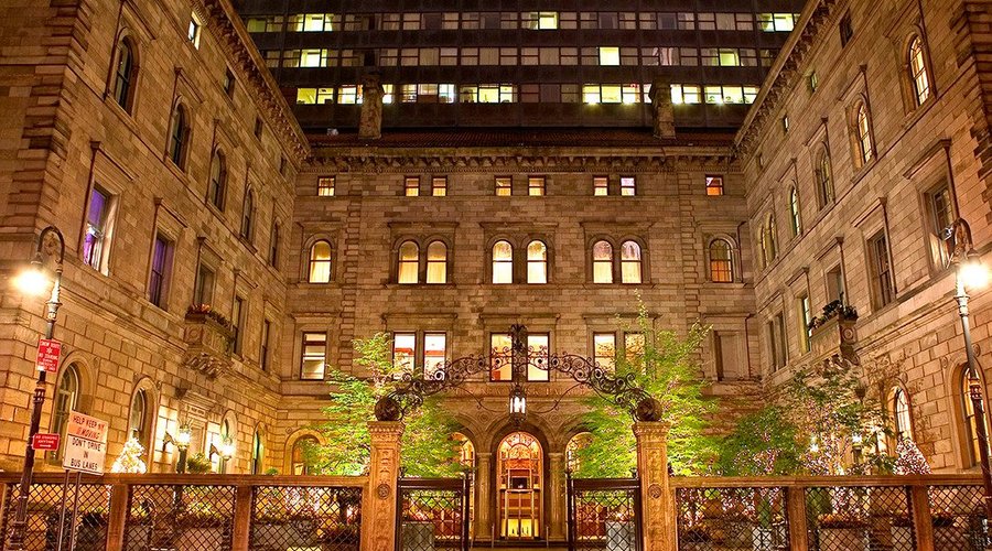 Lotte New York Palace exterior