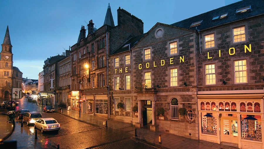 The Golden Lion Hotel is located right in the heart of Stirling just a short walk from the castl