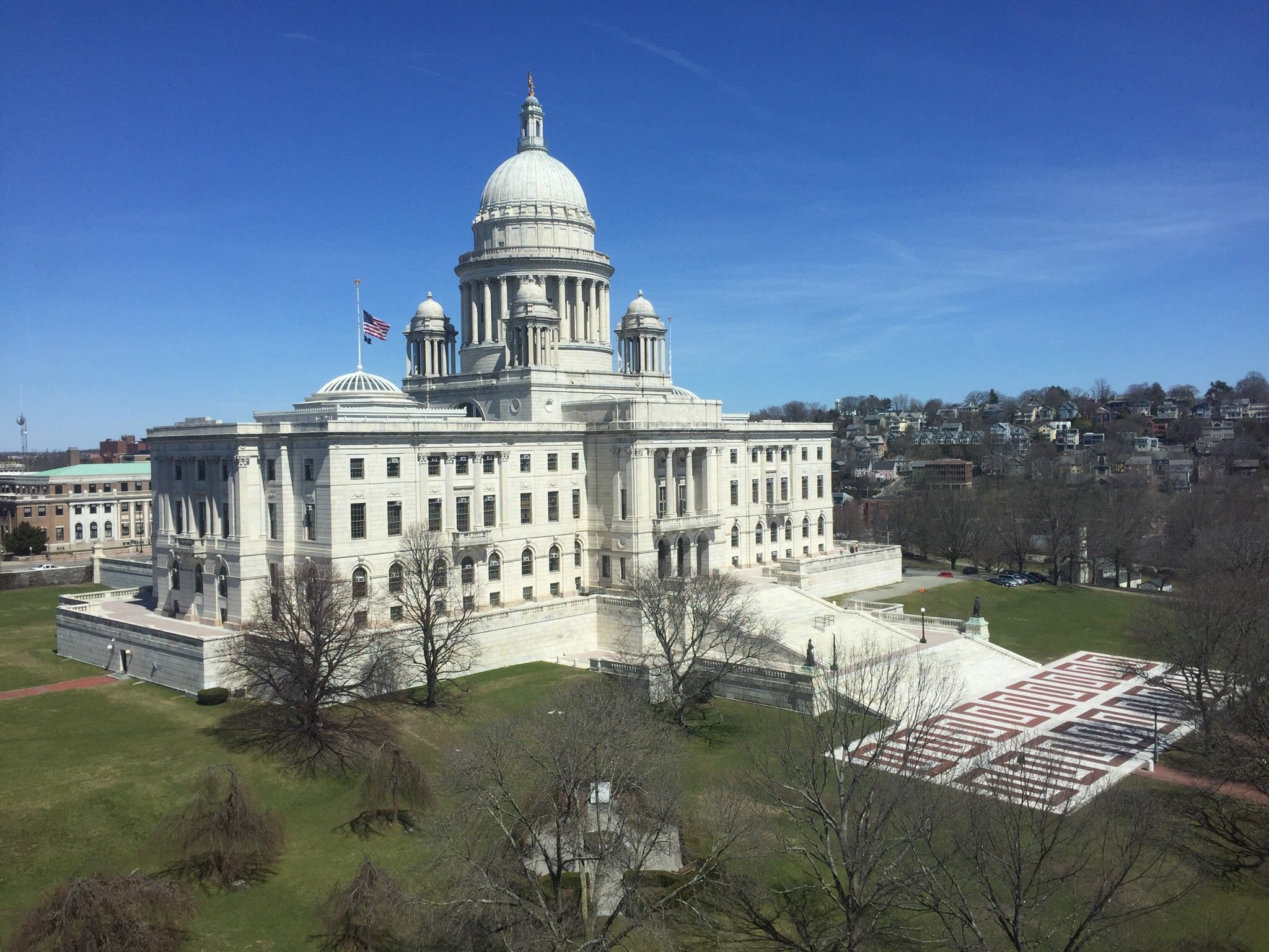 rhode island state house        
        <figure class=