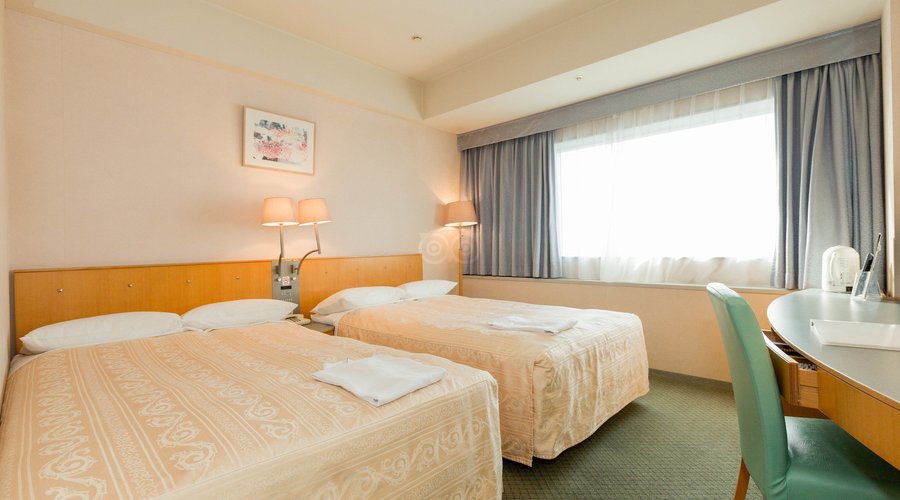 The Twin Room (Twenty Second Floor) at the Yokohama Techno Tower Hotel