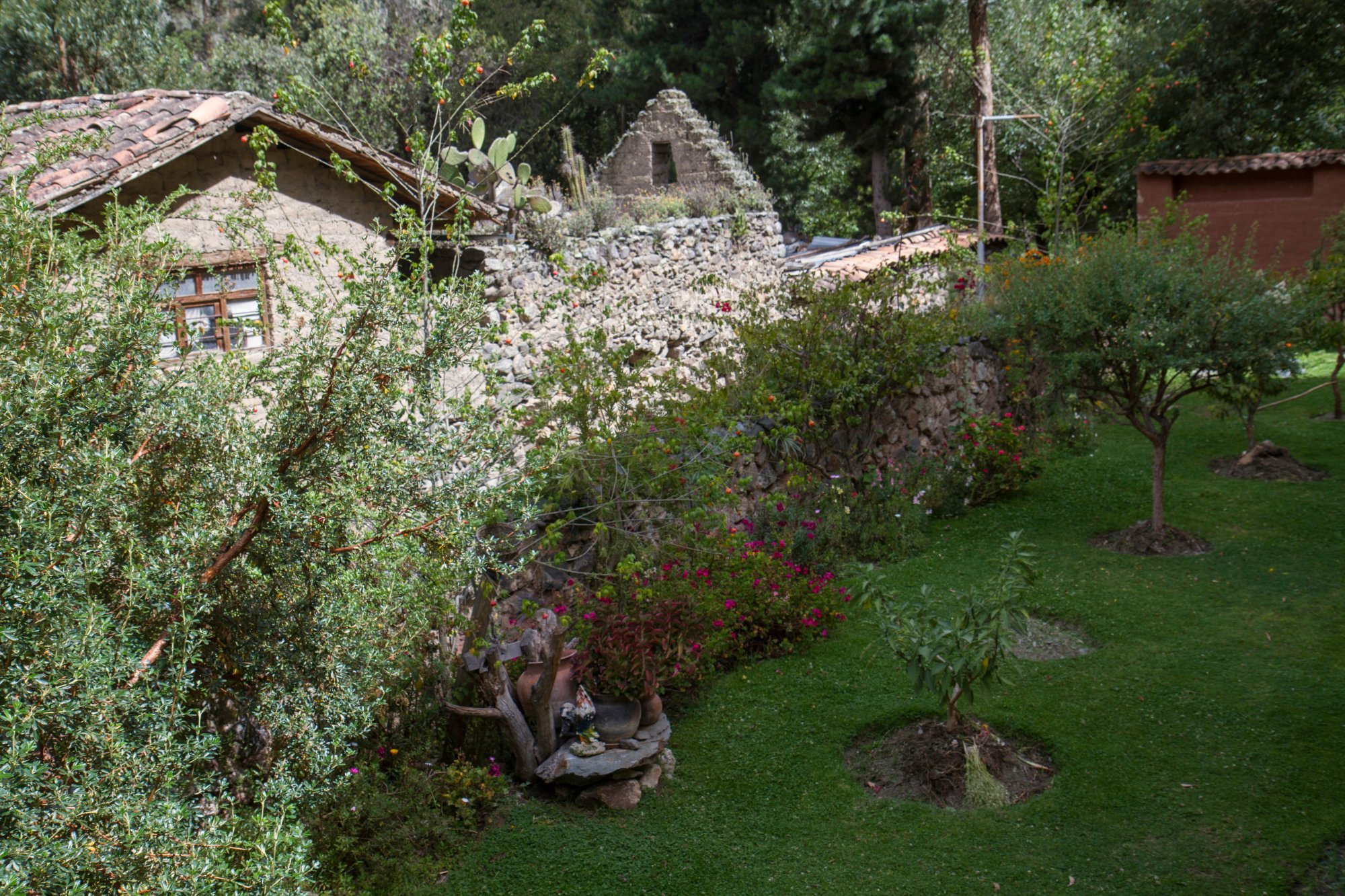 Apu Lodge by null