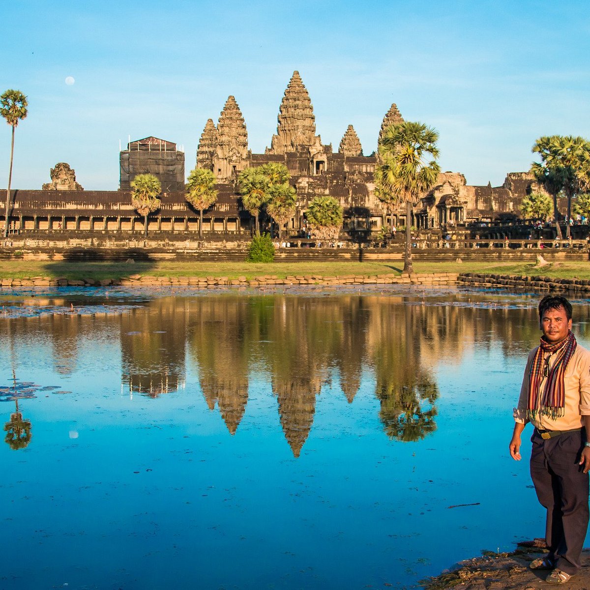 Angkor Tour Guide