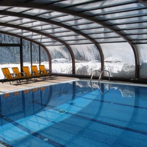 Piscina cubierta climatizada (descubierta en verano) Hotel Montarto