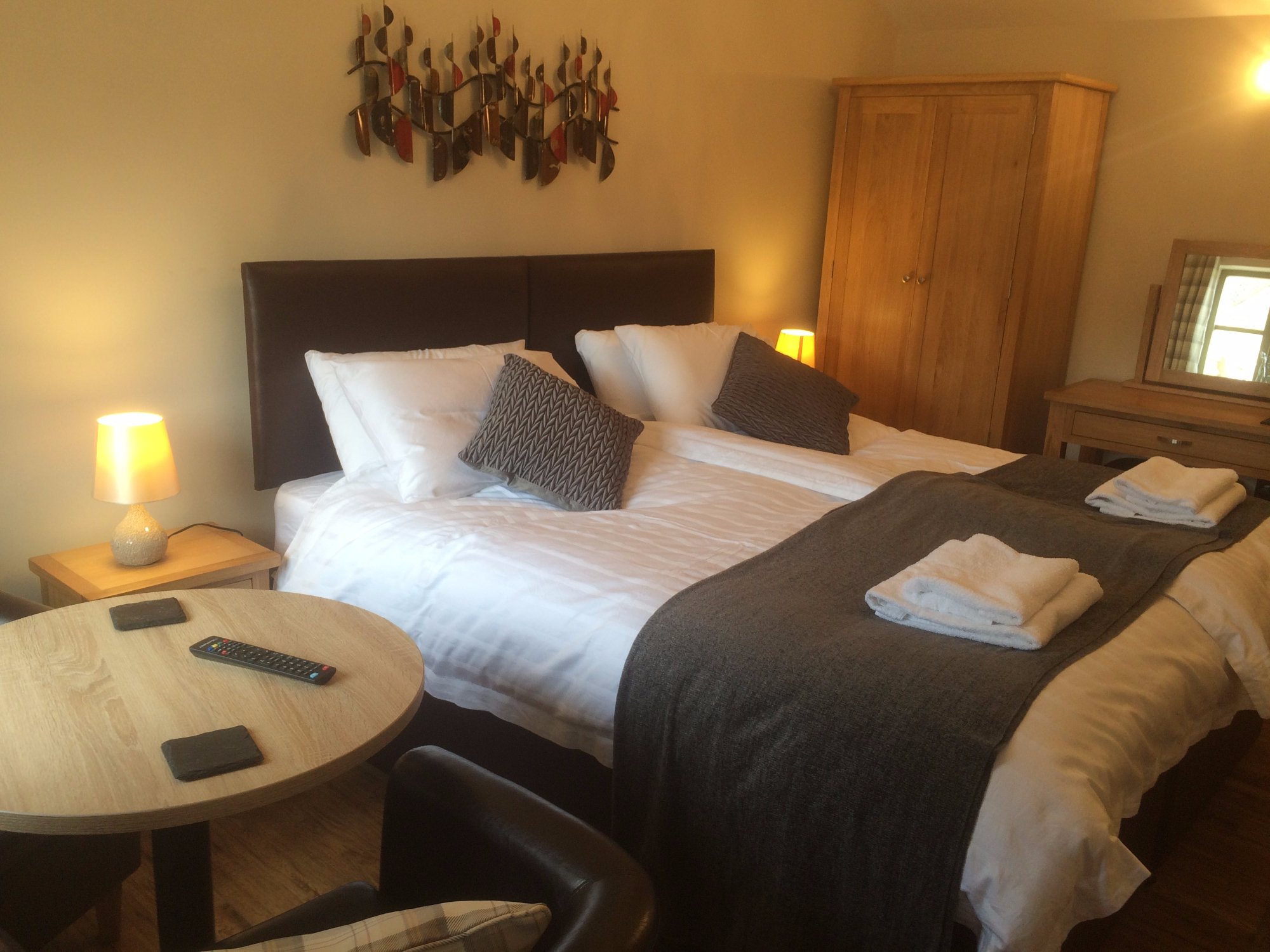 The Salford Inn Rooms: Pictures & Reviews - Tripadvisor