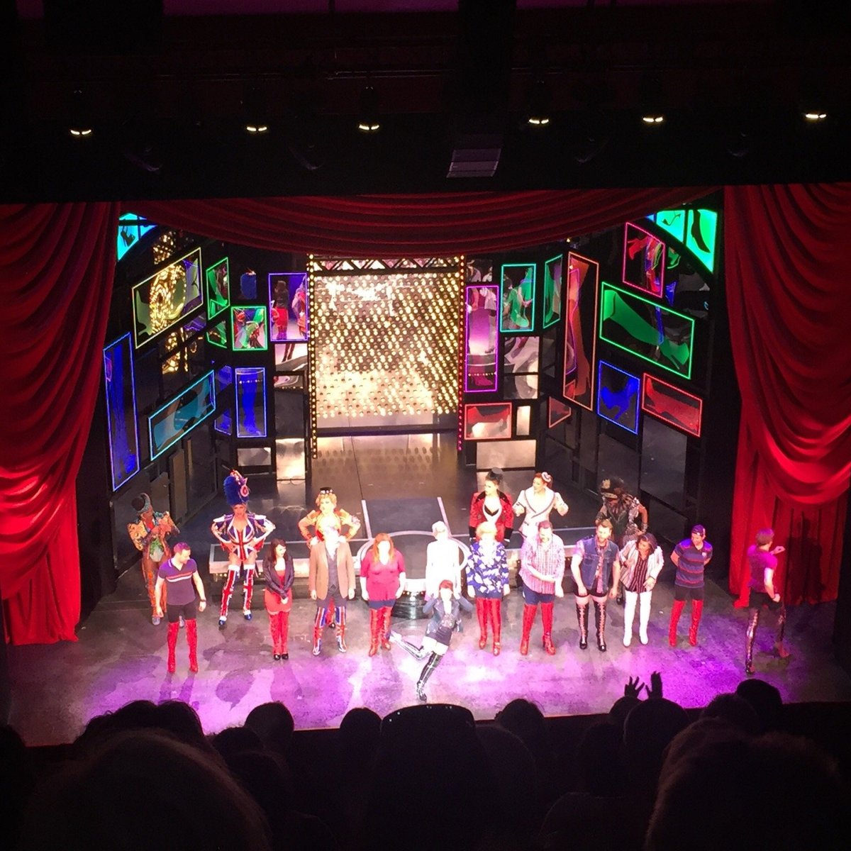 Kinky Boots at Adelphi Theatre, Лондон: лучшие советы перед посещением -  Tripadvisor