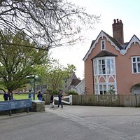 Queen Elizabeth Gardens