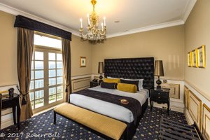 Room & Suite