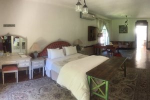 Room & Suite