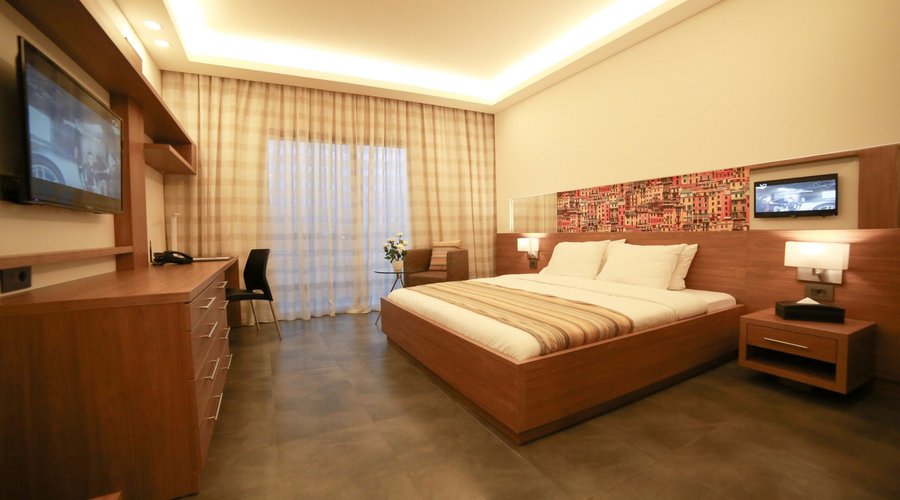 Deluxe Studio King, with Balcony (35 m2)