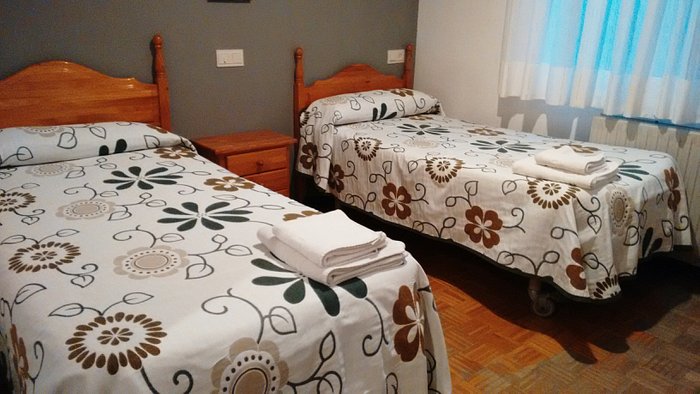 HOSTAL LA TABLADA - Prices & Hotel Reviews (Navaleno, Spain)