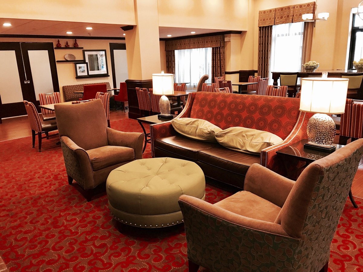 HAMPTON INN & SUITES ASHEVILLE AIRPORT $114 ($̶1̶3̶9̶) - Updated 2022 ...