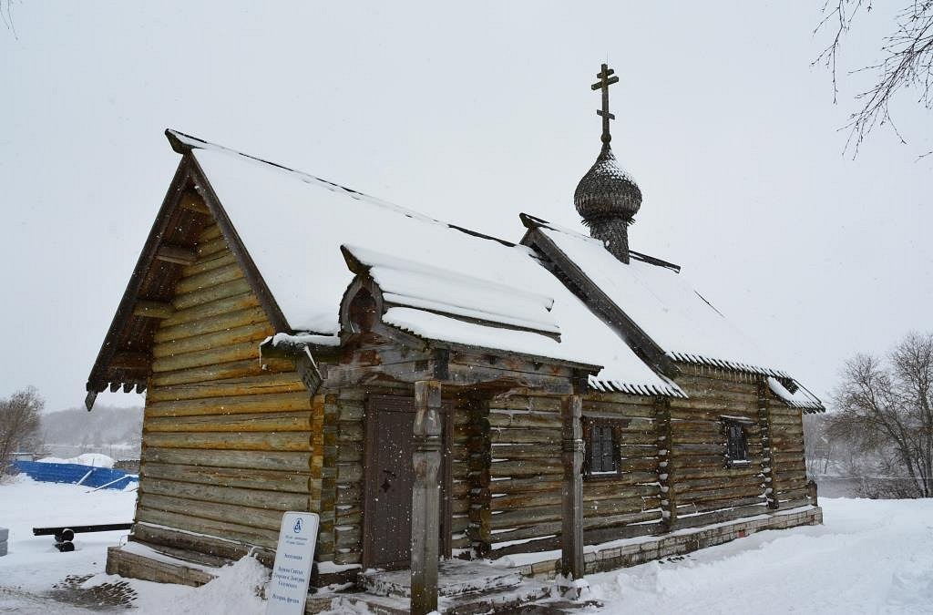 Гостиницы старой ладоги. Церковь Димитрия Солунского (Старая Ладога). Церковь в старой Ладоге. Старая Ладога зимой фото.