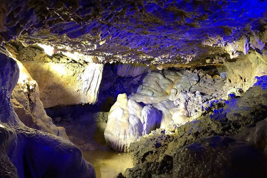 Kfarhim Grotto image