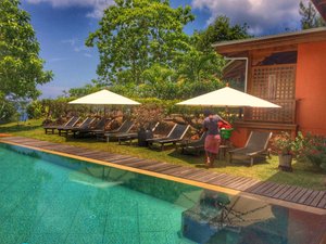 Pool & Beach