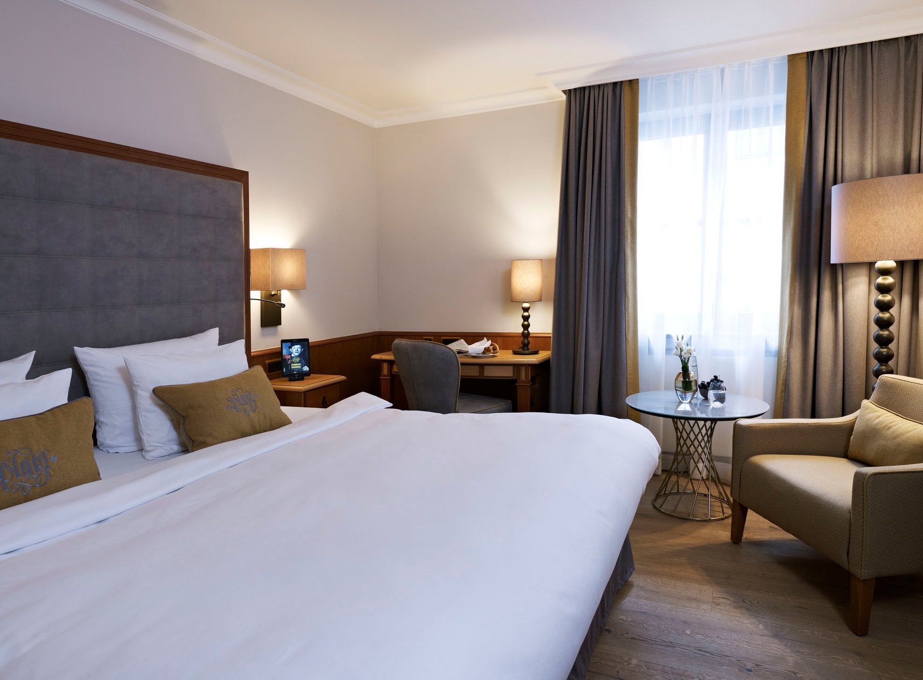 Platzl Hotel by null