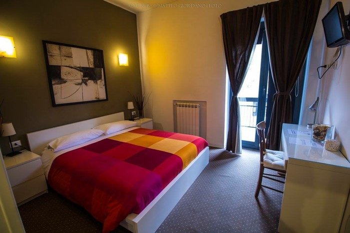 ALMI ROOMS - Prices & Guest house Reviews (Rome, Italy)