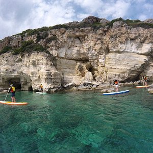 santorini tourist resorts