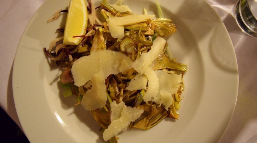 Die vor- und Hauptspeisen des rustikalen Restaurants