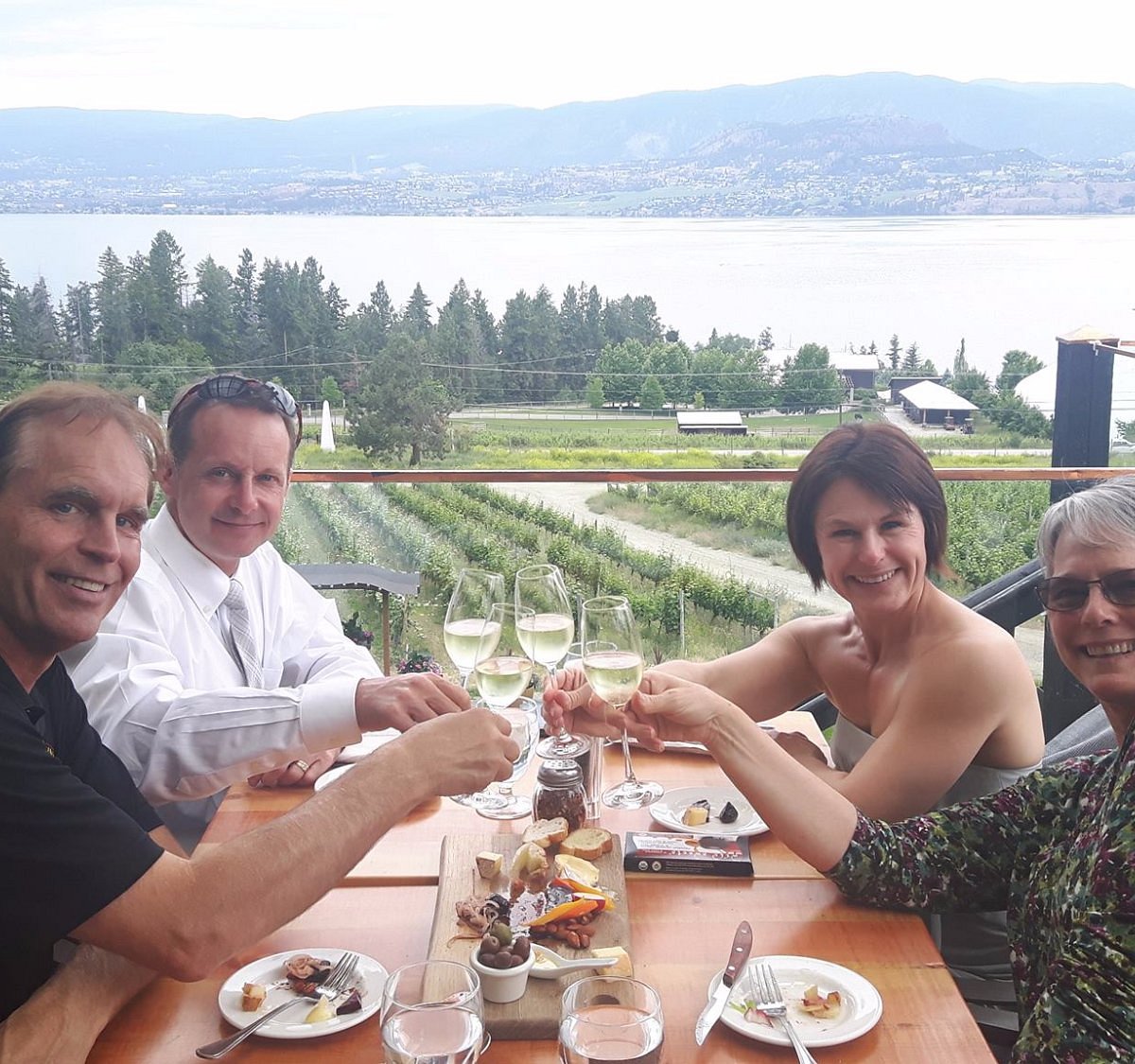 club wine tours kelowna bc